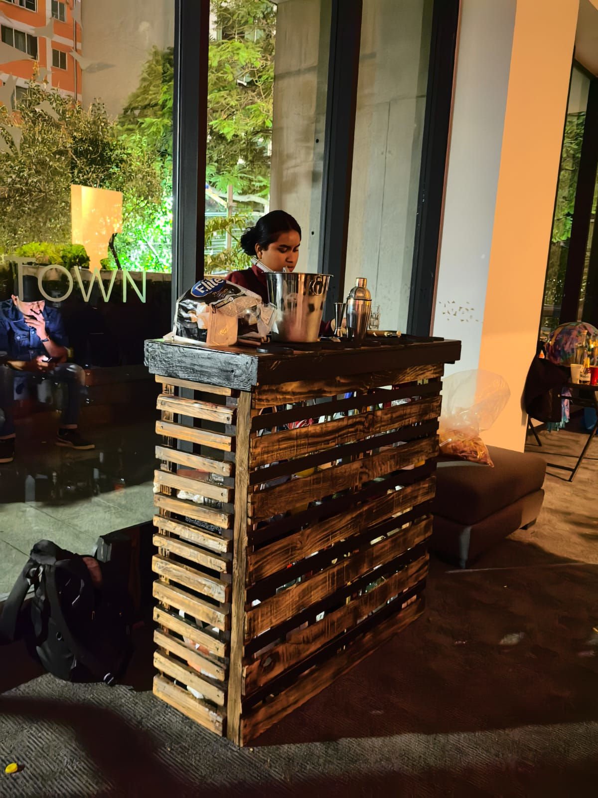 Archivo real de Mobile Bar: exteriores